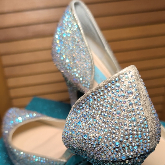 Betsey Johnson Star Crystal AB Platform Pump Heels - Picture 13 of 13